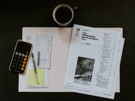 Du kannst dich zur Steuerfachangestellten ausbilden lassen Photo Tax forms