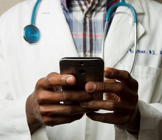 Karriere als Kauffrau im Gesundheitswesen: Tipps für deinen Erfolg Photo Healthcare professional