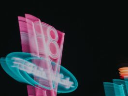 Top 20 Sehenswürdigkeiten von Luxemburg für den Familienurlaub Photo Family at Castle