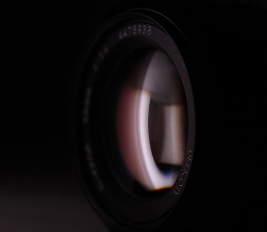 Narzissmus und Manipulation: Wie du dich schützen kannst Photo Mirror reflection