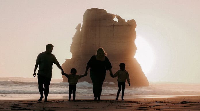 Photo Family hiking