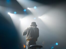 Geburt in aufrechter Position: Was du wissen musst Photo birthing stool