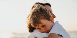 Photo Family enjoying beach