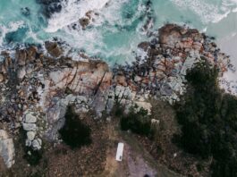 Top 20 Sehenswürdigkeiten von Armenien für den Familienurlaub Photo Family hiking