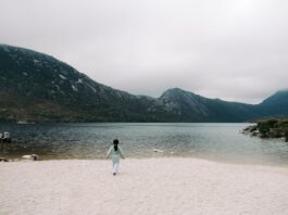 Top 20 Sehenswürdigkeiten von Lesotho für den Familienurlaub Photo Family hiking