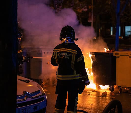 Ausbildung zum Brandschutzbeauftragten: Alles, was du wissen musst Photo Fire extinguisher