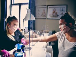 Warum lispelst du? Die Ursache erklärt. Photo Speech therapist