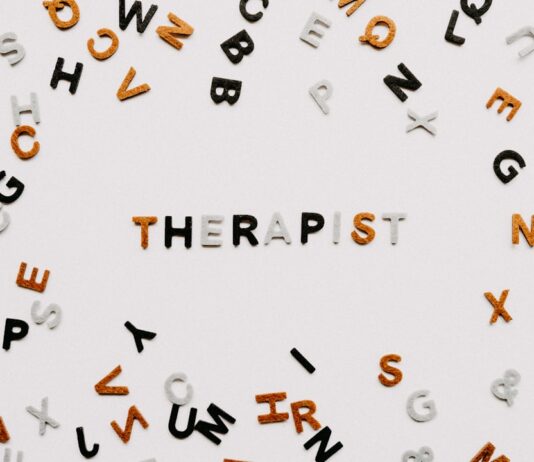 Logopädie ab 2 Jahren: Wann solltest du Hilfe suchen? Photo Speech therapist