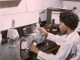 Warum du eine Chemikant Ausbildung in Betracht ziehen solltest Photo Chemical laboratory