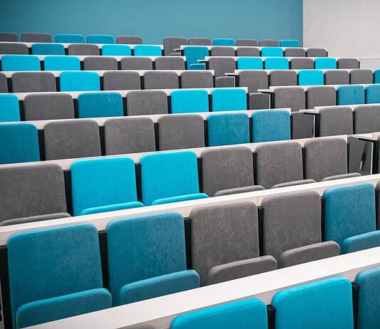Künstliche Intelligenz Studium in Deutschland: Alles, was du wissen musst Photo University classroom
