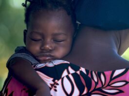 Wie du den Babyschlaf deines 3 Monate alten Babys verbessern kannst Photo Sleeping baby