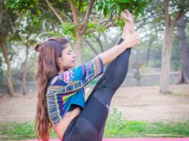 Du solltest einen Hebammen-Rückbildungskurs machen Photo Exercise ball