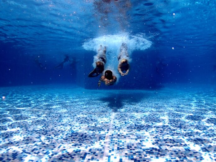 Photo birthing pool