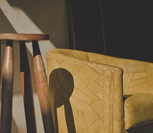 Photo birthing stool