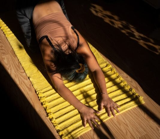 Rückbildung online: Meine Erfahrung und Tipps Photo Yoga mat